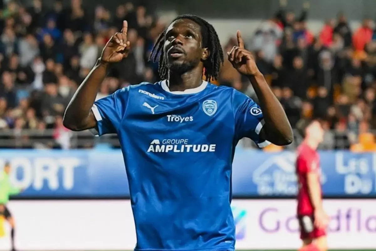 Resmi açıklama geldi! Fransa\'dan Süper Lig\'e transfer