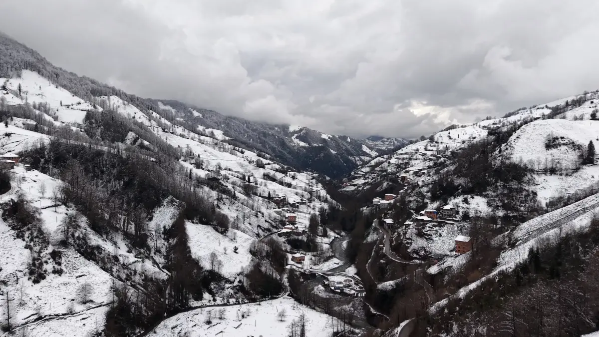 Tunca Vadisi Beyaz Örtüyle Kaplandı