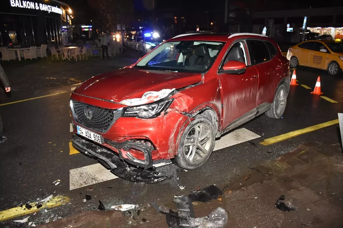 Erenler\'de Kaza: 5 Yaralı