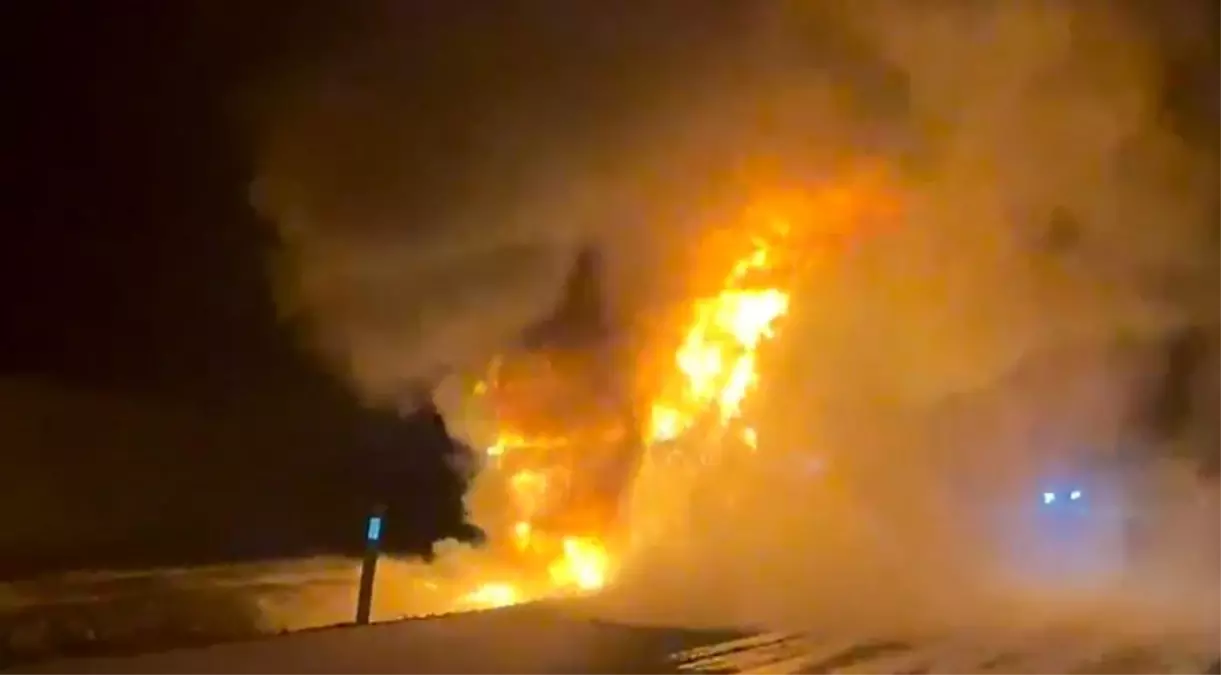 Siverek\'te Tır Yangını: Sürücü Kurtuldu