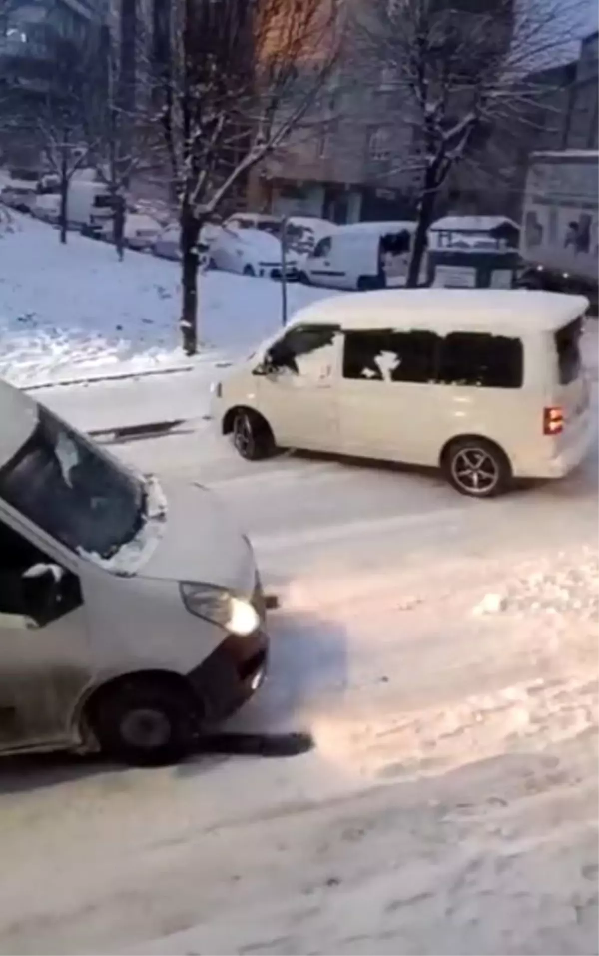 İstanbul\'da Kar Kazaları