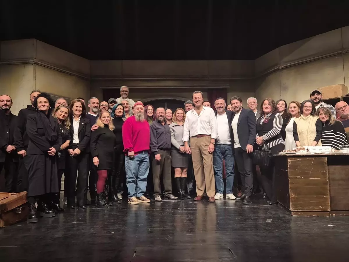 Bülent Emin Yarar\'ın Sonsuz Temsili