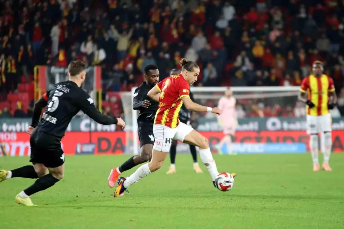 Göztepe, Rizespor\'u 3-1 Mağlup Etti