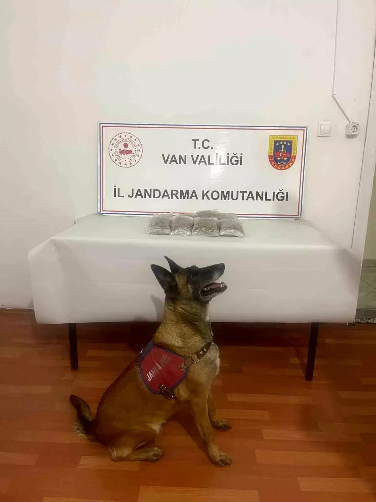 Muradiye\'de Uyuşturucu Ele Geçirildi