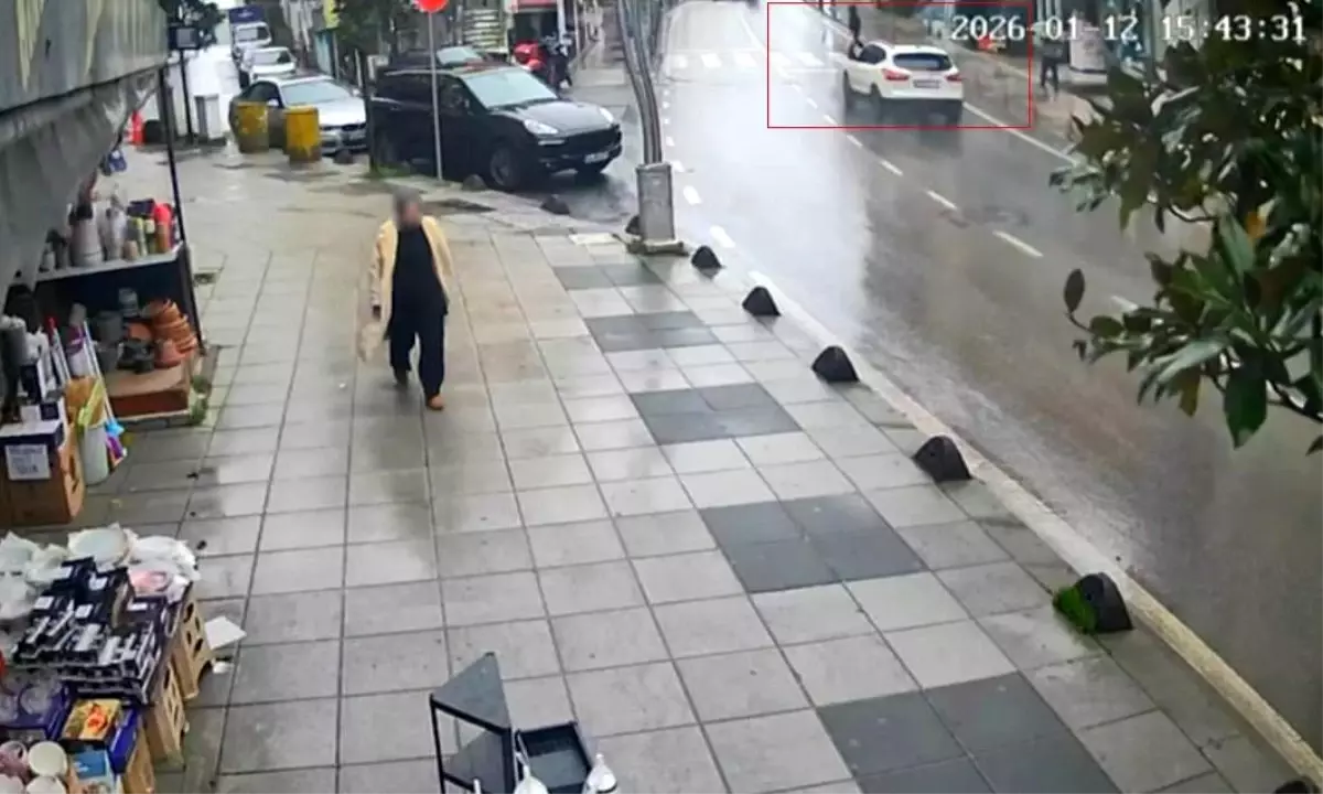 Çayırova\'da Yaya Geçidinde Kaza