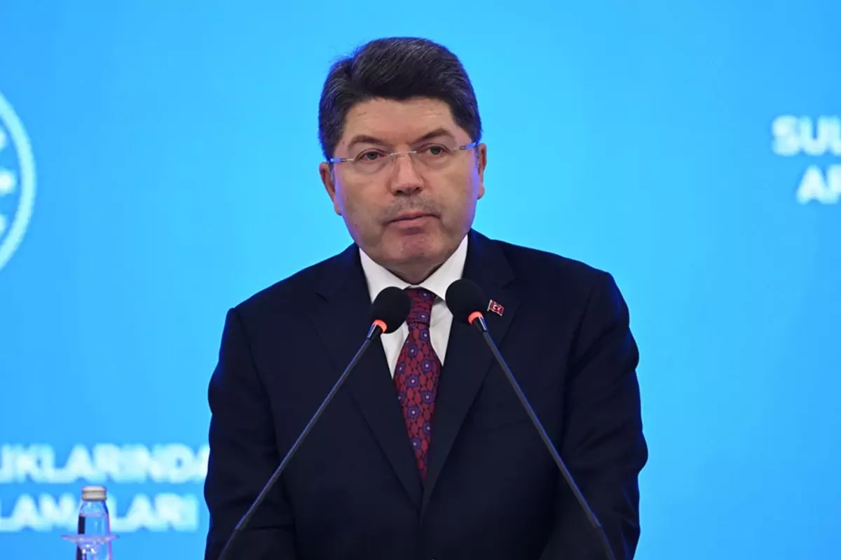 Adalet Bakanlığı\'ndan YPG/PKK propagandası yapan hesaplara soruşturma