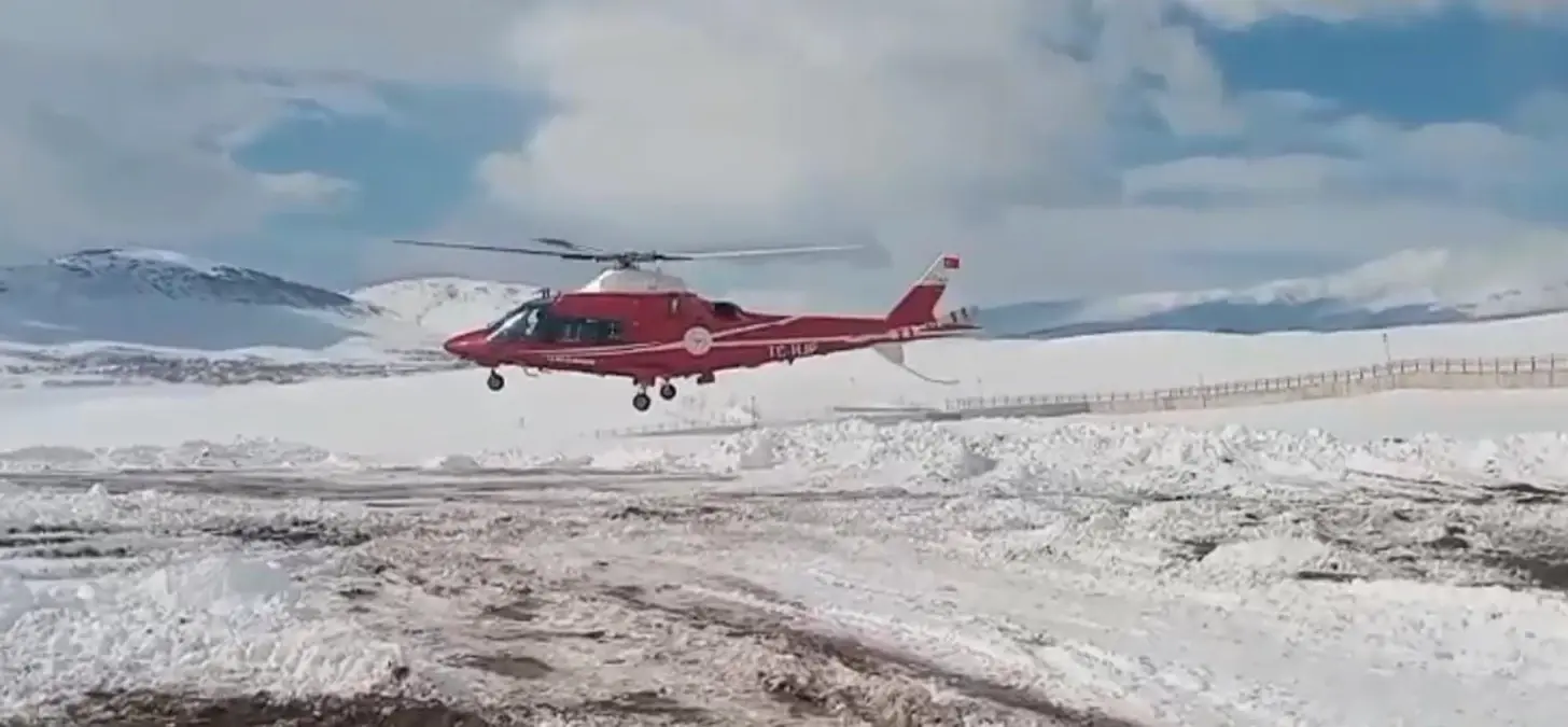 Asfiksi Tanısı Konulan Bebek Helikopterle Nakledildi