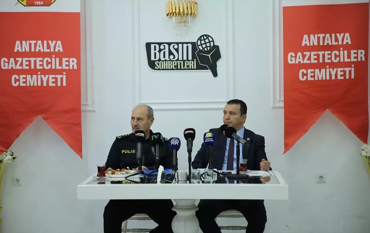 Antalya Emniyeti\'nden Uyuşturucu ile Mücadele Vurgusu