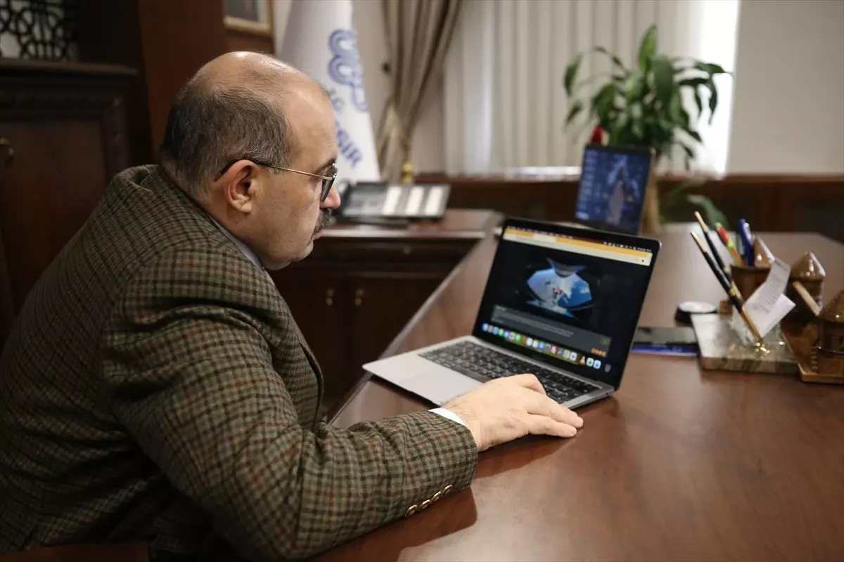 Ustaoğlu, \'Yılın Kareleri\' Oylamasına Katıldı