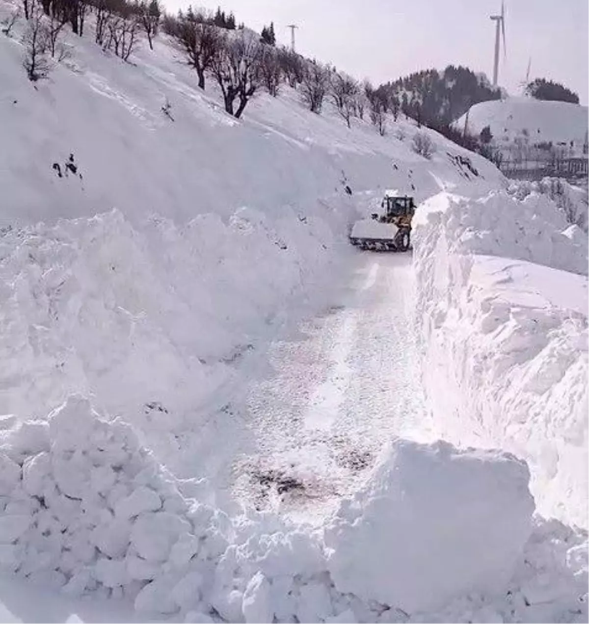 Adıyaman\'da Yoğun Kar Ulaşımı Engelliyor
