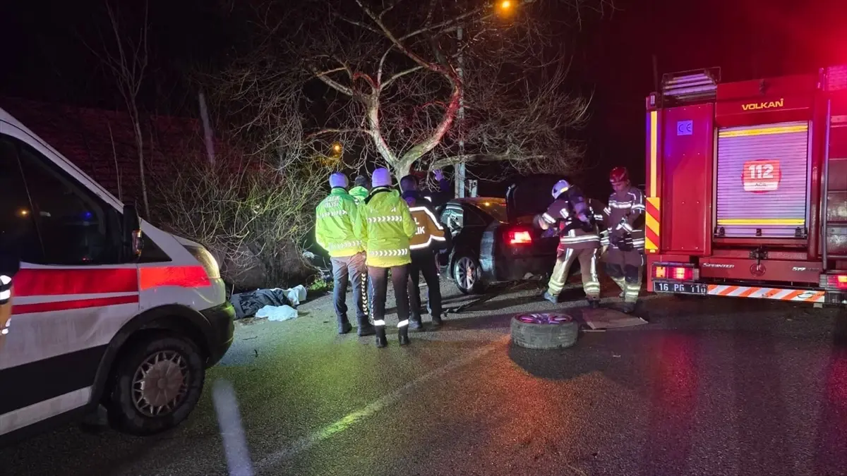 İnegöl\'de Kaza: 2 Ölü, 2 Yaralı