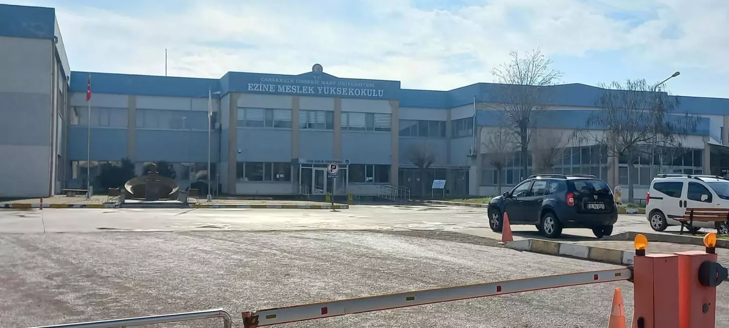 Üniversitede akıl almaz olay: Kendini öğrenci yapan idari personel tutuklandı