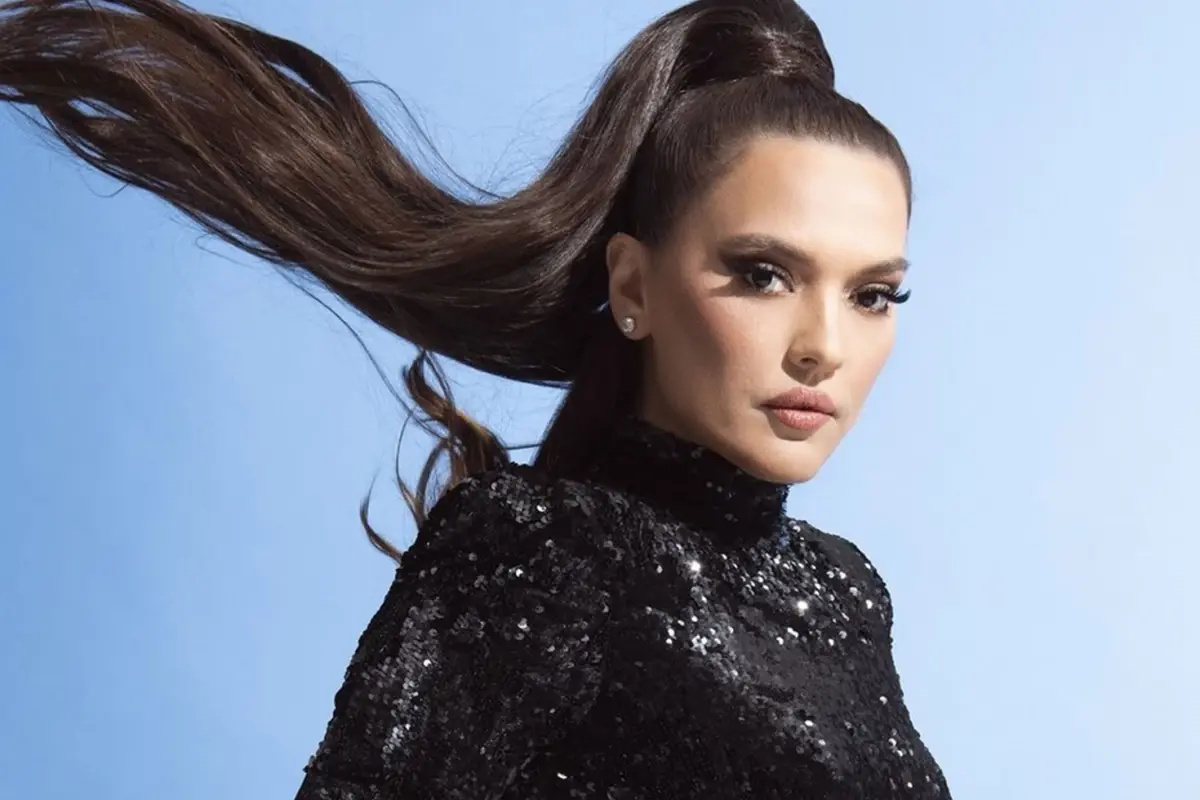 Demet Akalın\'dan dikkat çeken yeşil pasaport sitemi: 30. yılımız, biz neden alamıyoruz?