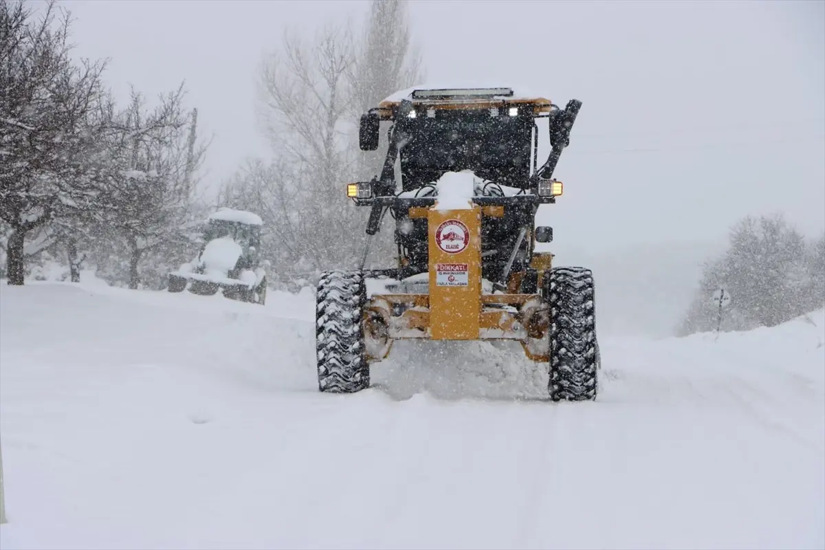 Elazığ ve Siirt\'te Karla Mücadele
