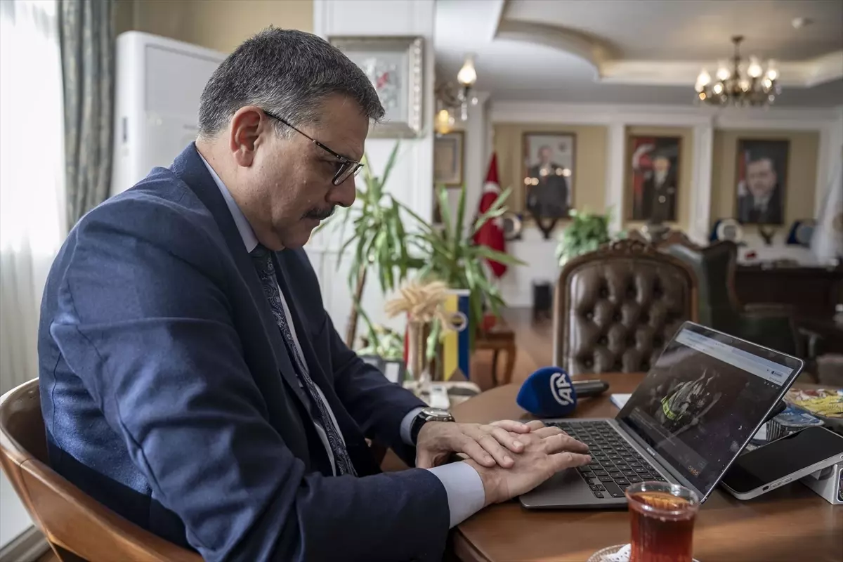 Vali Çiftçi \'Yılın Kareleri\' Oylamasına Katıldı