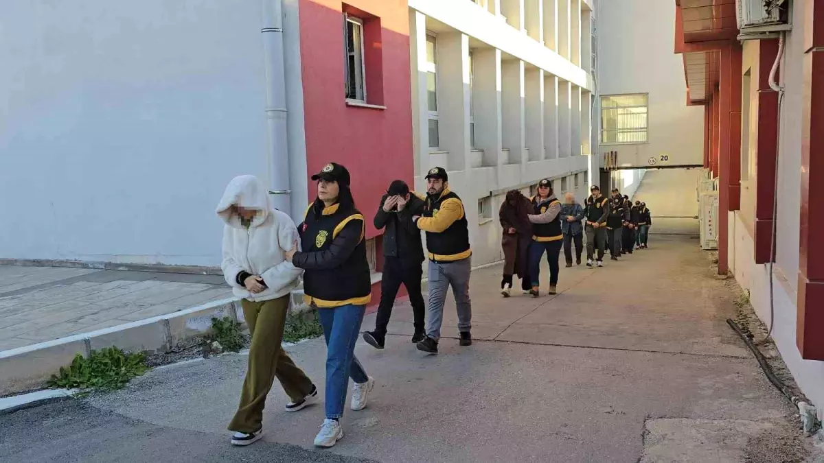 Adana\'da Fuhuş Operasyonu: 14 Tutuklama