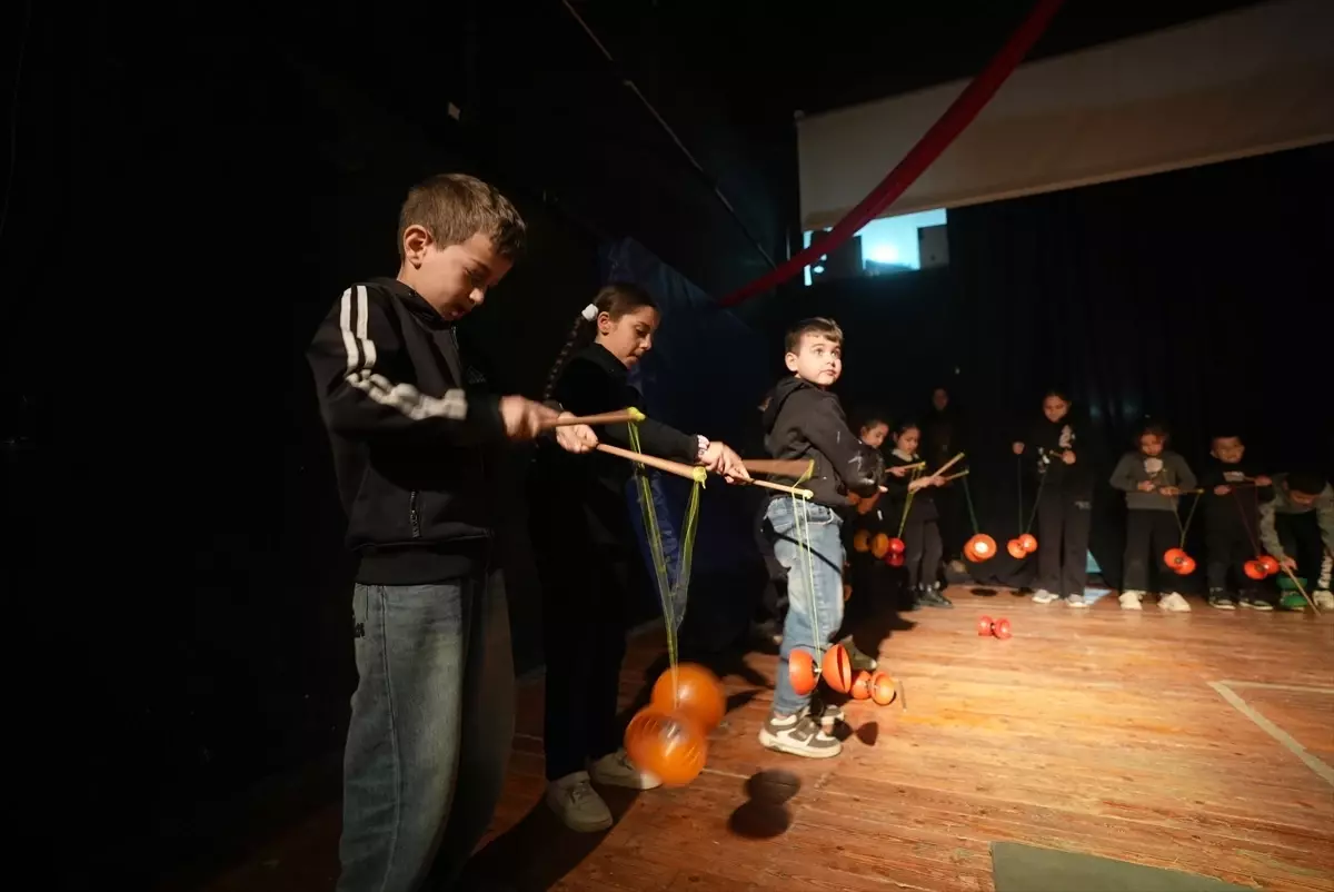 Cenin\'de Özgürlük Tiyatrosu Yeniden Açıldı