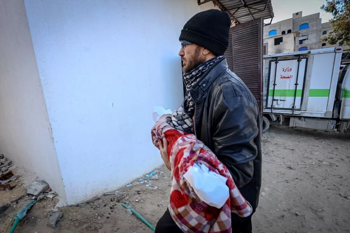 Gazze\'de Kışından Kaynaklı Bebek Ölümü