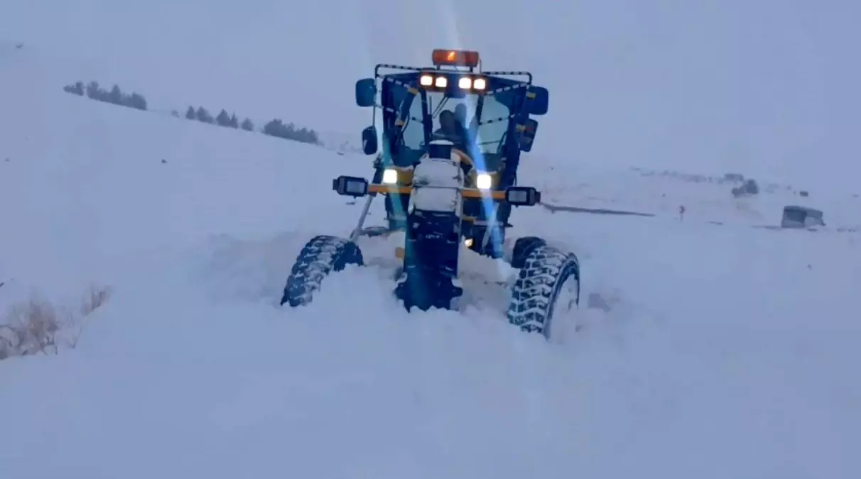 Kars\'ta Kar ve Tipi Hayatı Etkiliyor