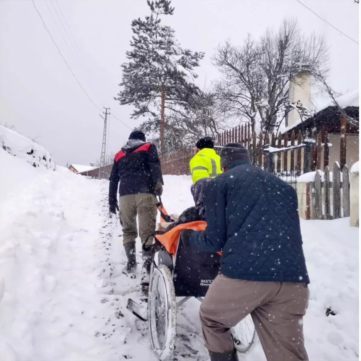 Kar Engeline Rağmen Hastaya Ulaşım