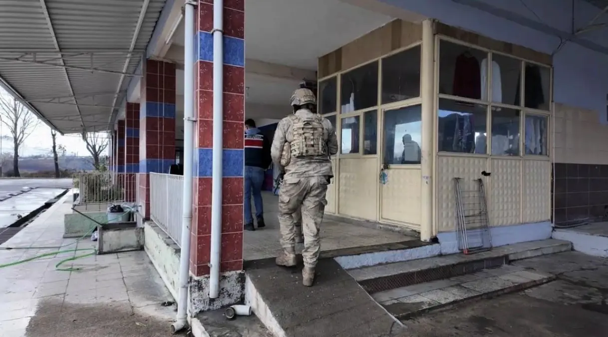 Osmaniye\'de Kaçakçılık Operasyonu: 6 Gözaltı