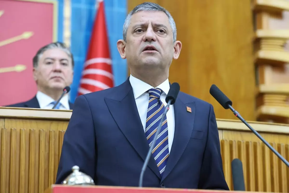 Özgür Özel: Türkiye\'deki Kürt kardeşlerimizi de Suriye\'deki akrabalarını da incitmeyin