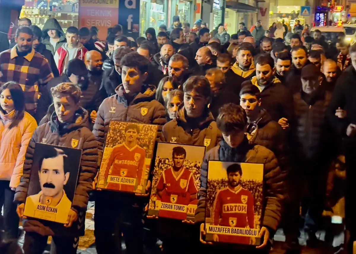 Samsunspor\'dan "futbol şehitleri" için sessiz yürüyüş