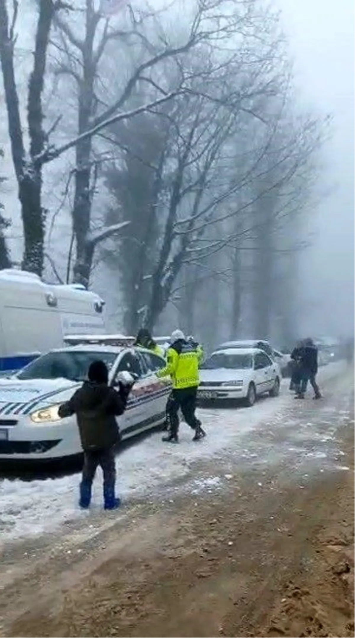 Akyazı\'da Eğlenceli Kızak Şenliği