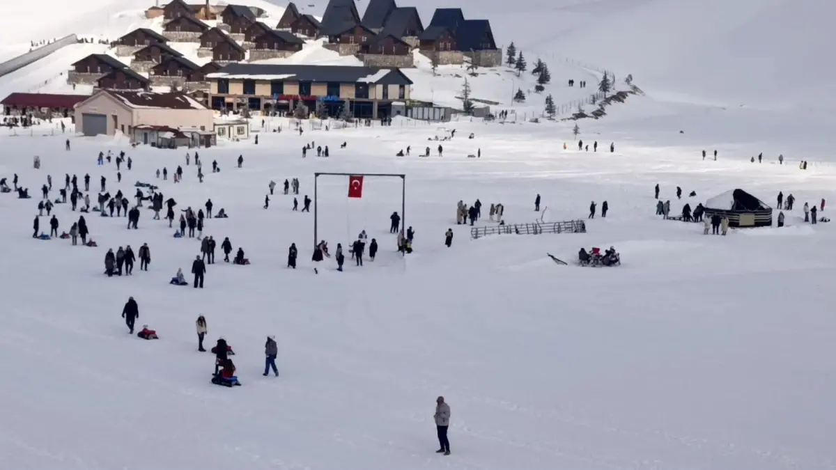 Yedikuyular Kayak Merkezi Yoğun İlgi Görüyor
