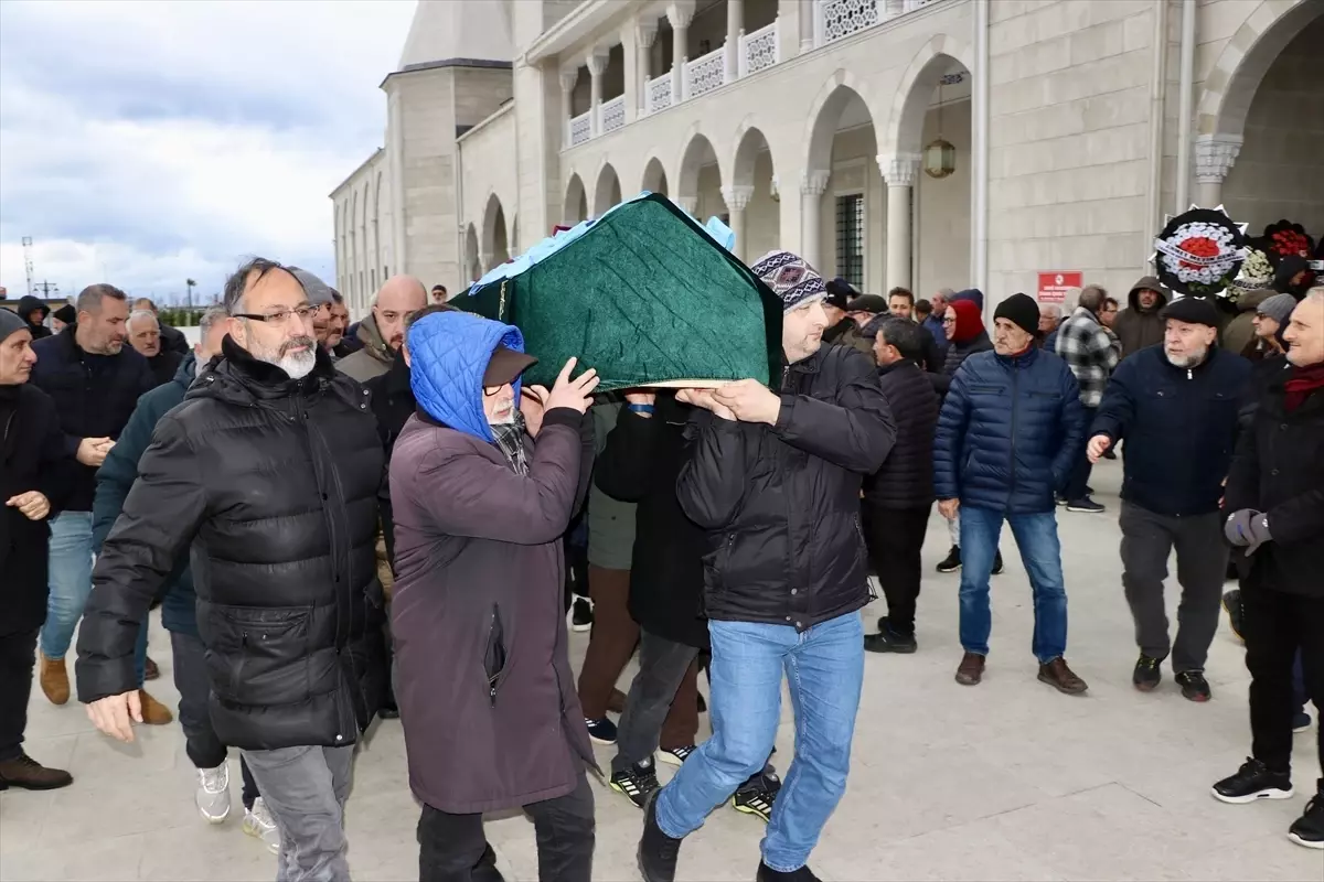 Türk Futbolunun Sembol İsmi Toprağa Verildi