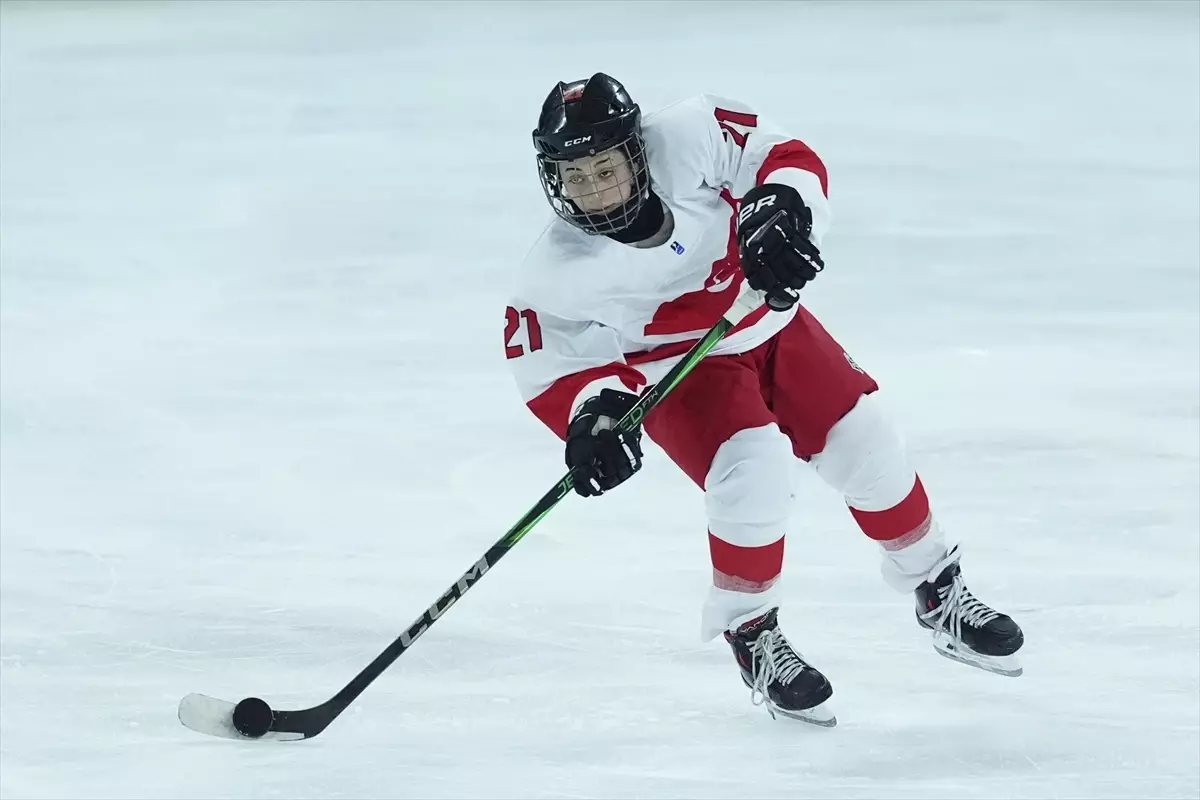 Türkiye Kadın Buz Hokeyi Takımı İlk Galibiyetini Aldı