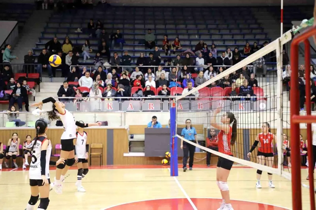 Voleybol Midi Kızlar İl Birinciliği Sona Erdi