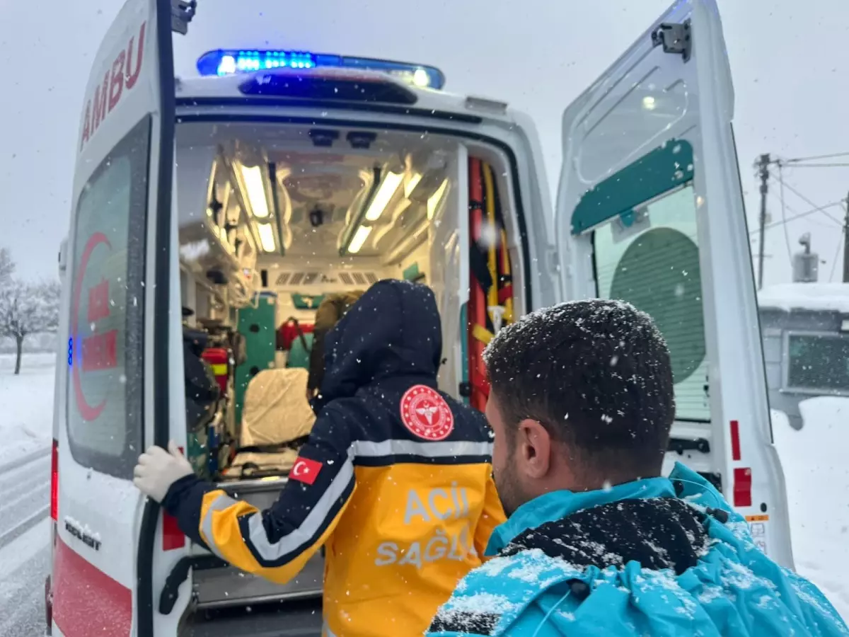 Bingöl\'de Mahsur Kalan Diyaliz Hastası Kurtarıldı