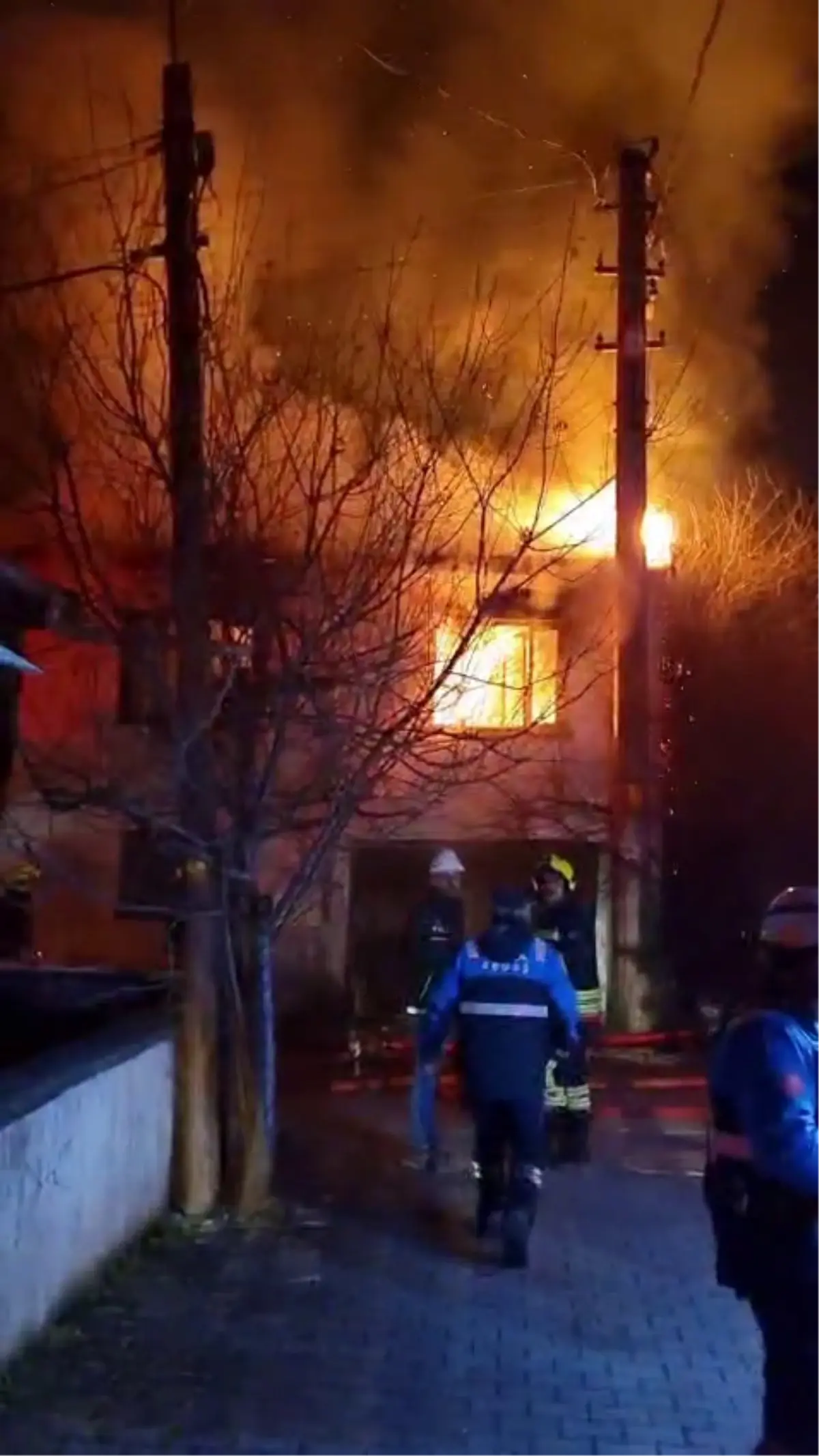 Bolu\'da Ahşap Evde Yangın