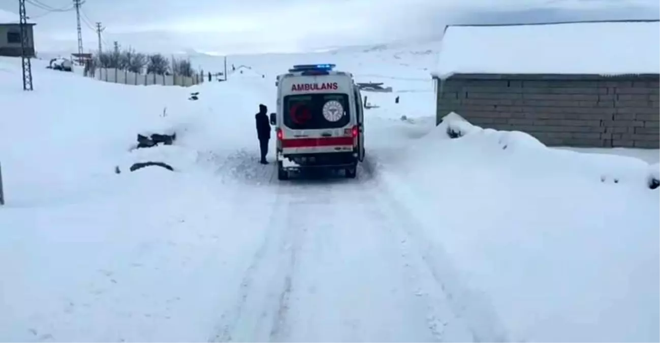 Ağrı\'da Kar Engeli Aşıldı, Hastalar Kurtarıldı