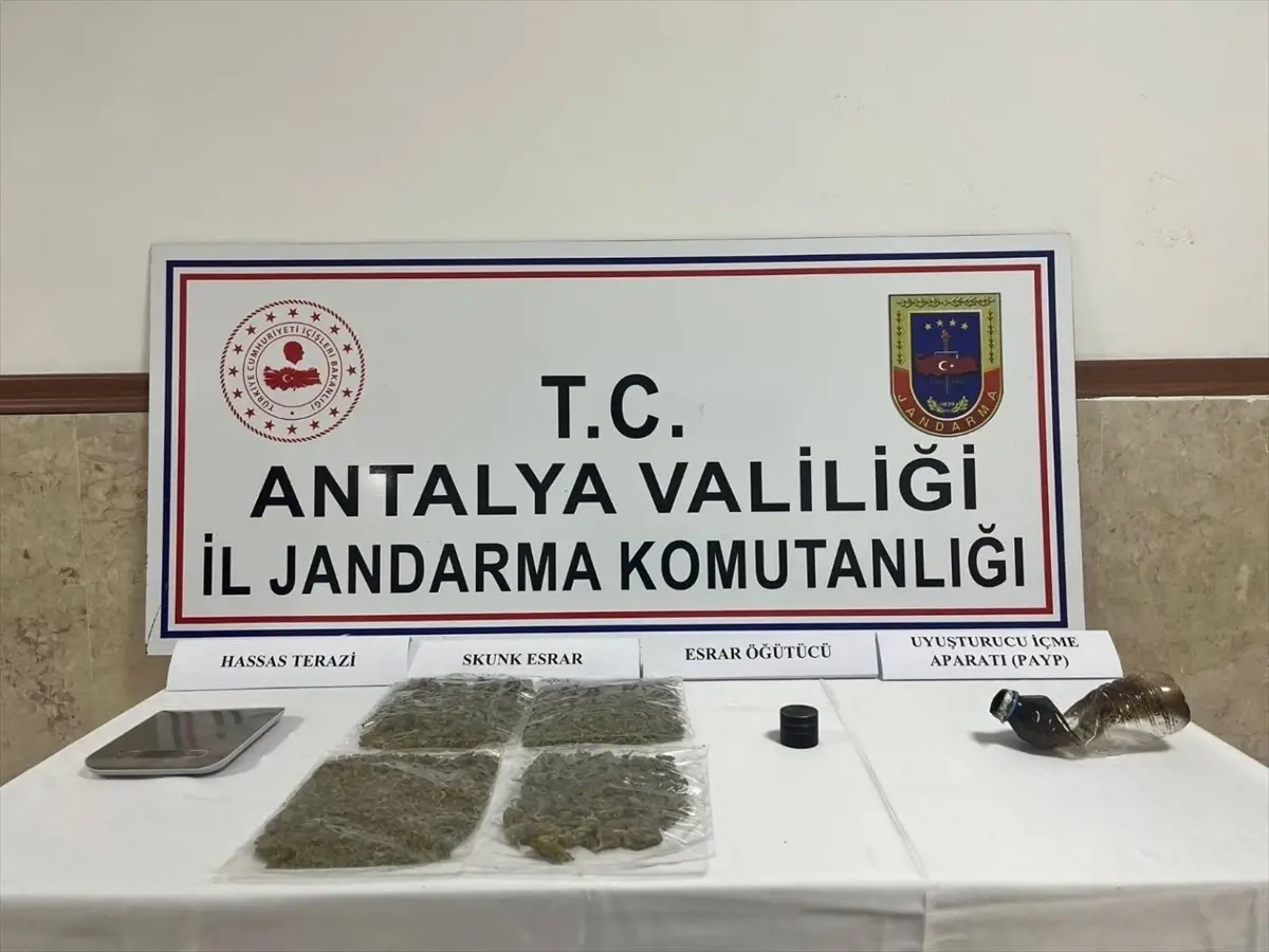Antalya\'da Uyuşturucu Operasyonu