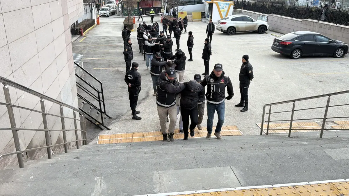 Eskişehir\'de Uyuşturucu Operasyonu: 7 Tutuklama