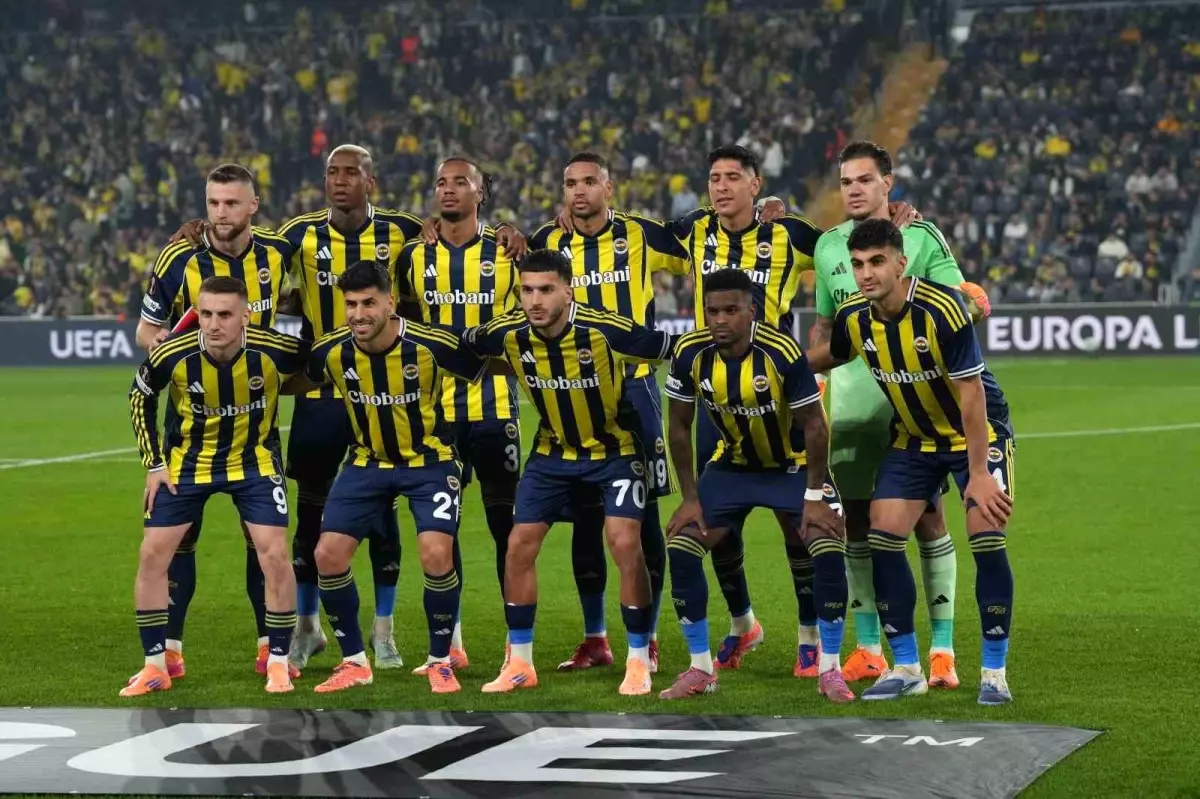 Fenerbahçe, Aston Villa\'yı Ağırlıyor