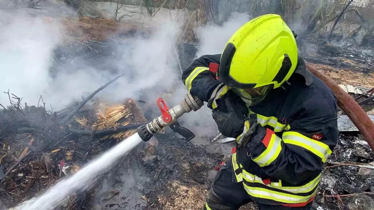 Erdemli\'de Hurdalıkta Yangın Paniğe Neden Oldu