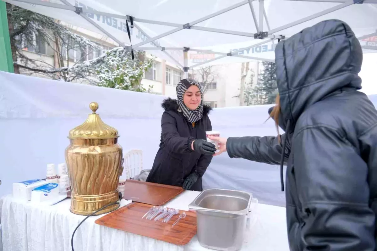 İnegöl Belediyesi\'nden öğrencilere ücretsiz çorba ikramı