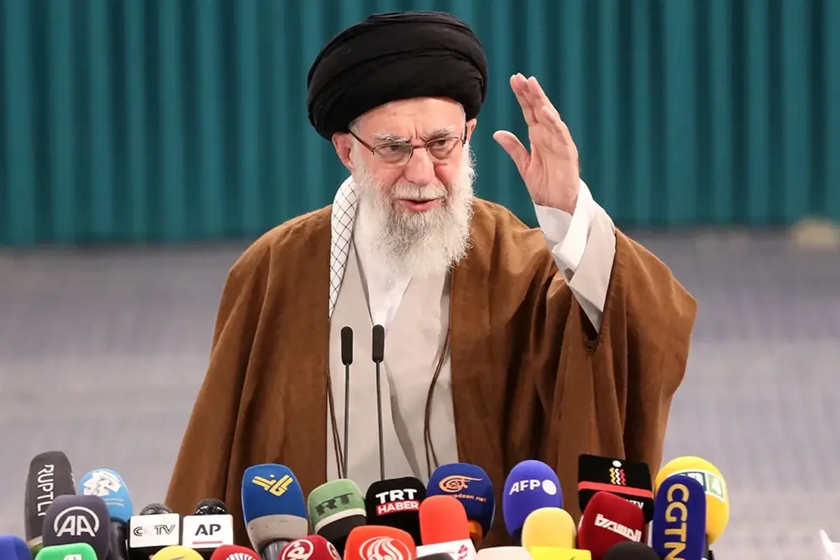 İran\'dan sert uyarı: Hamaney\'e saldırı olursa cihat ilan ederiz