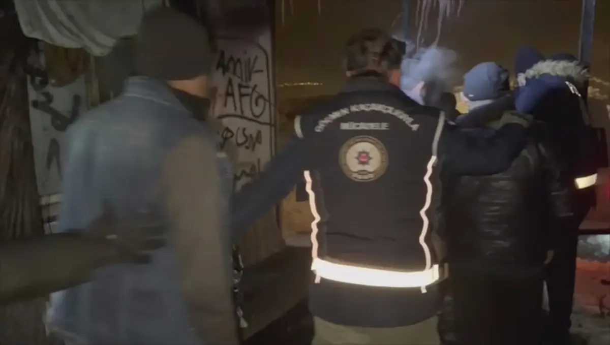 Kars\'ta 14 Kaçak Göçmen Yakalandı