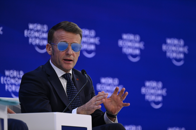 Macron Davos'ta neden güneş gözlüğü taktı! Saraydan açıklama geldi