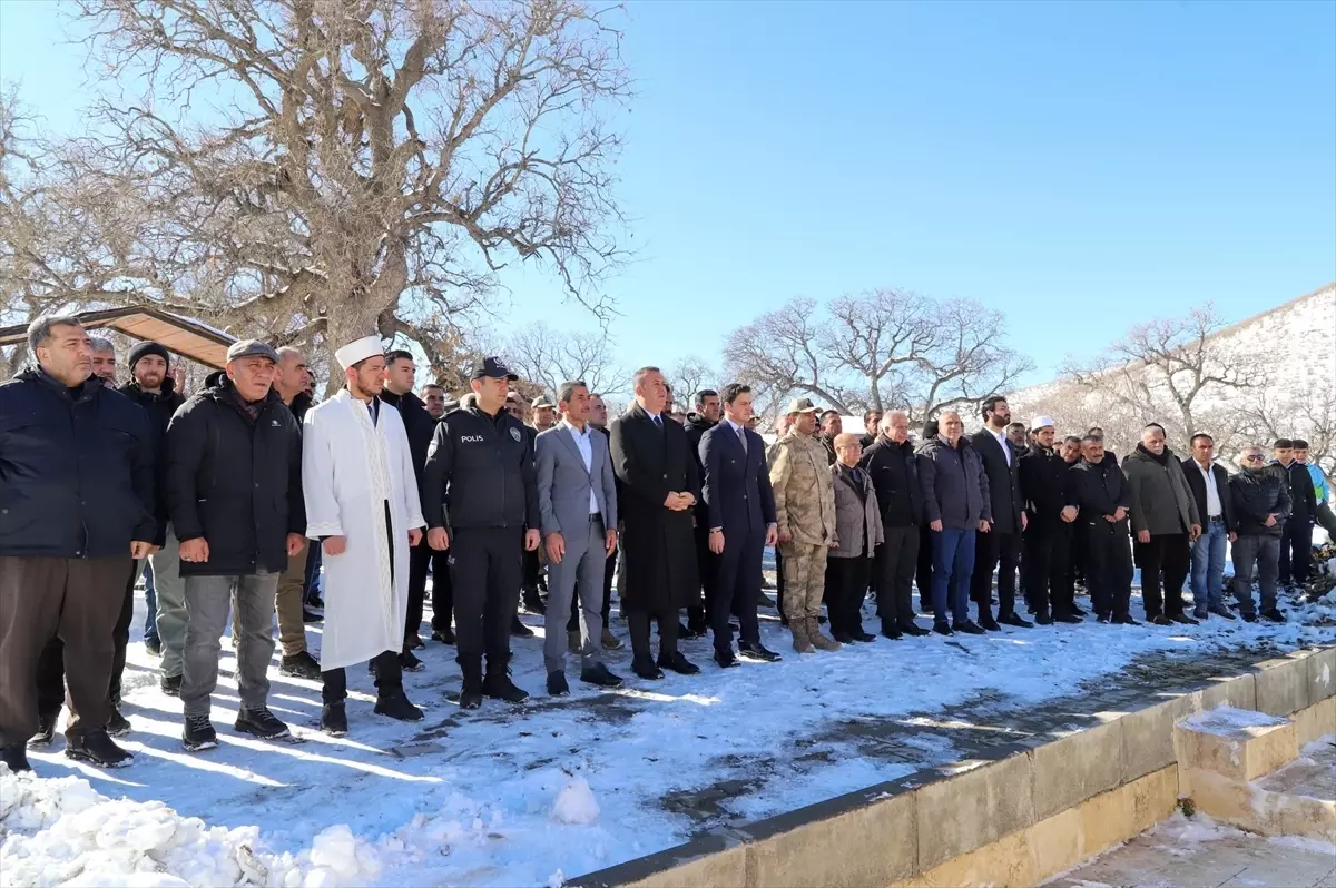 Mardin\'de terör örgütü PKK tarafından katledilen 21 kişi için anma töreni düzenlendi