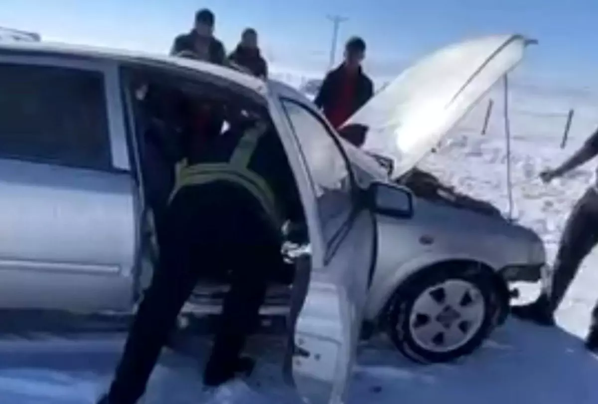 Otomobil Alev Aldı, Yangın Kontrol Altına Alındı