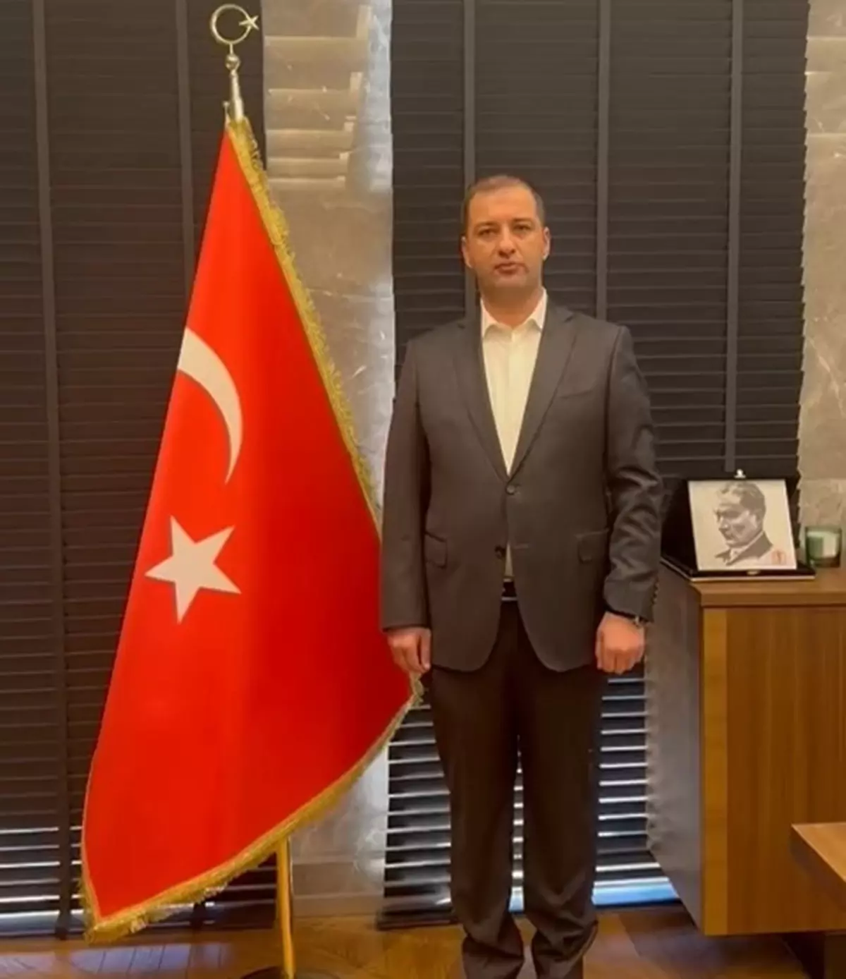 Nusaybin\'de Türk Bayrağına Saldırıya Tepki