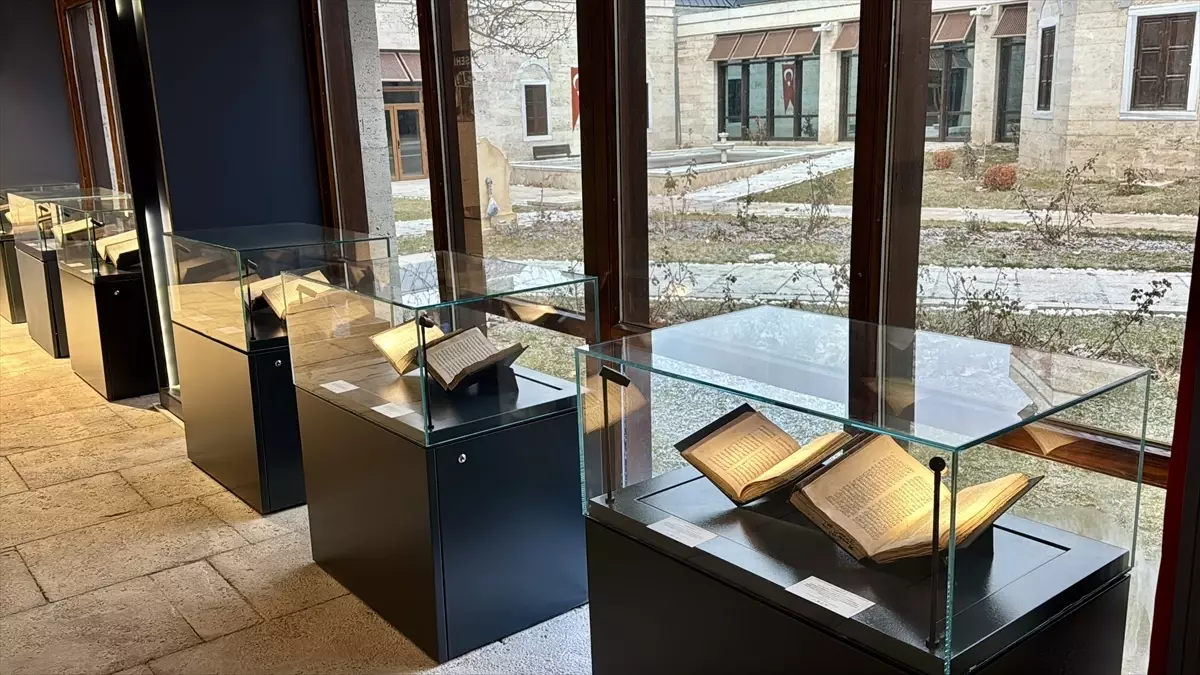 Aşık Paşa Sergisi Öğrencilerin İlgi Odağı