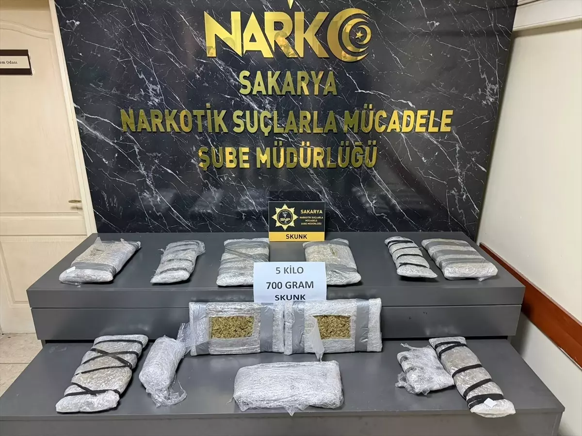 Sakarya\'da 5.7 kg Uyuşturucu Ele Geçirildi