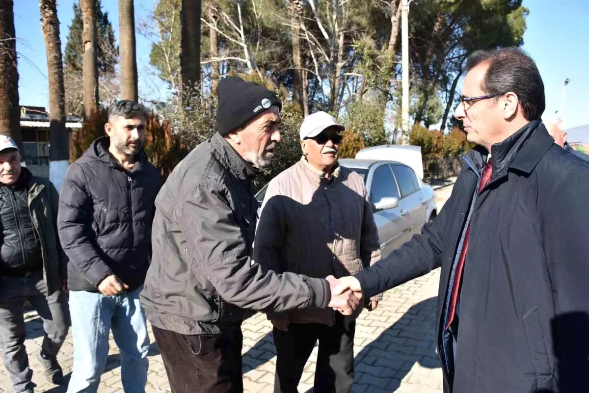 Salihli Kaymakamı Güldoğan, Emirhacılı ve Karayahşi\'de talepler dinlendi