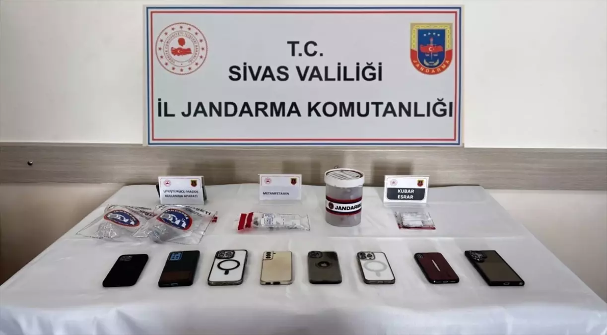Sivas\'ta Uyuşturucu Operasyonu: 5 Tutuklama
